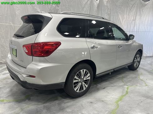 Used 2020 Nissan Pathfinder S image 8