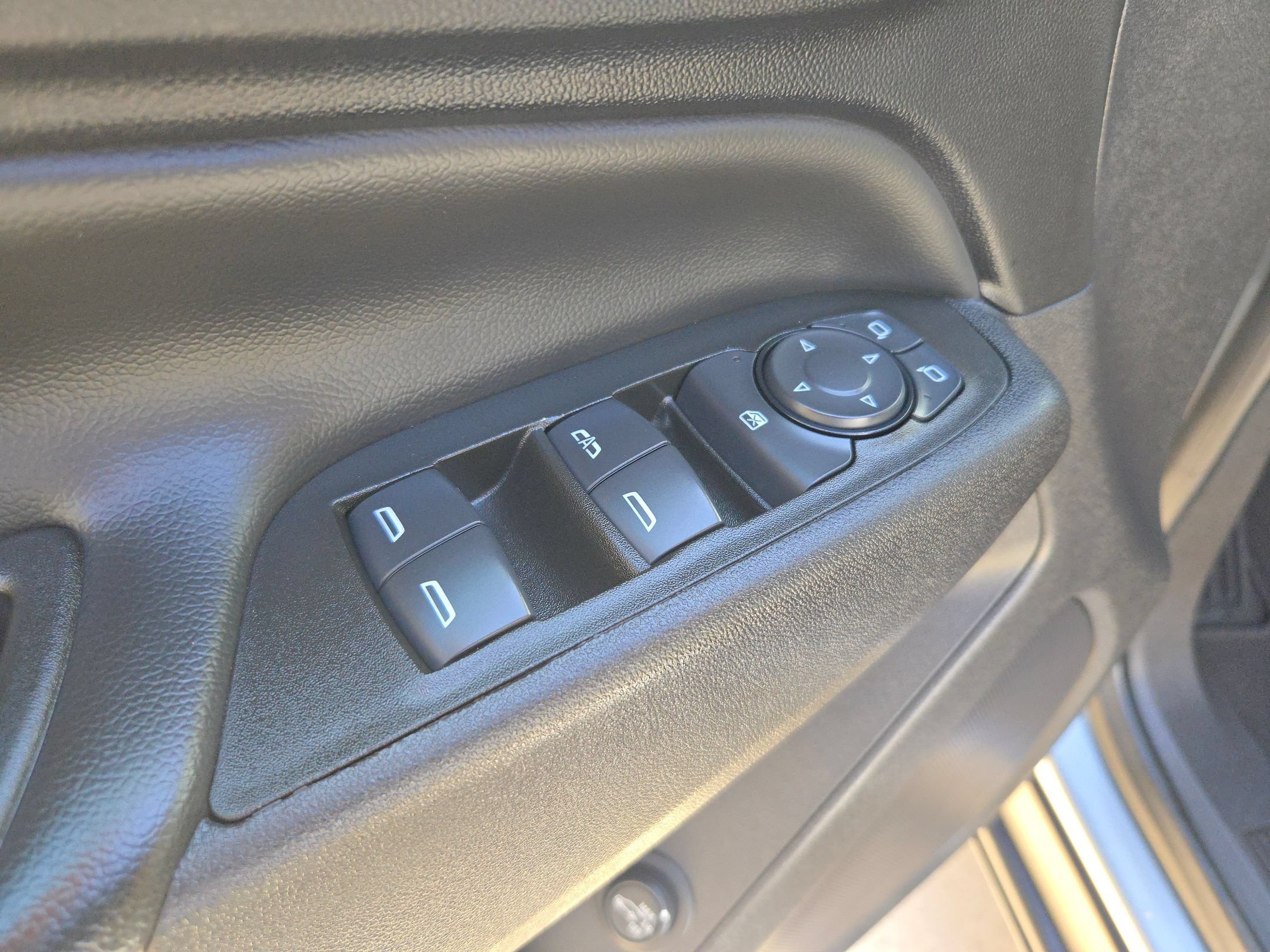 Used 2024 Chevrolet Equinox LT AWD/4WD image 12