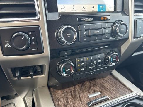 Used 2018 Ford F250 Lariat w/ Chrome Package image 25