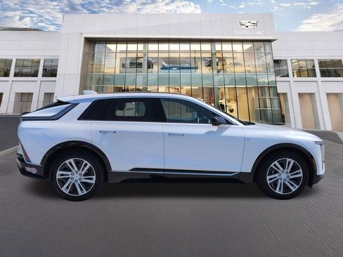 Certified 2024 Cadillac Lyriq Tech RWD image 4
