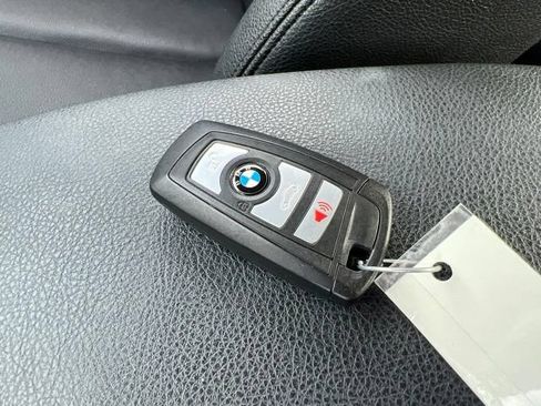 Used 2018 BMW 320i xDrive Sedan AWD/4WD image 14