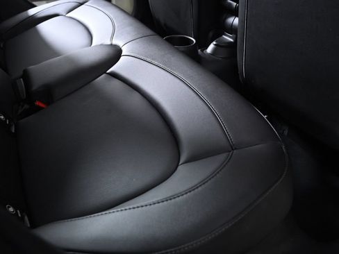 Used 2019 MINI Cooper 4-Door Hardtop FWD image 26
