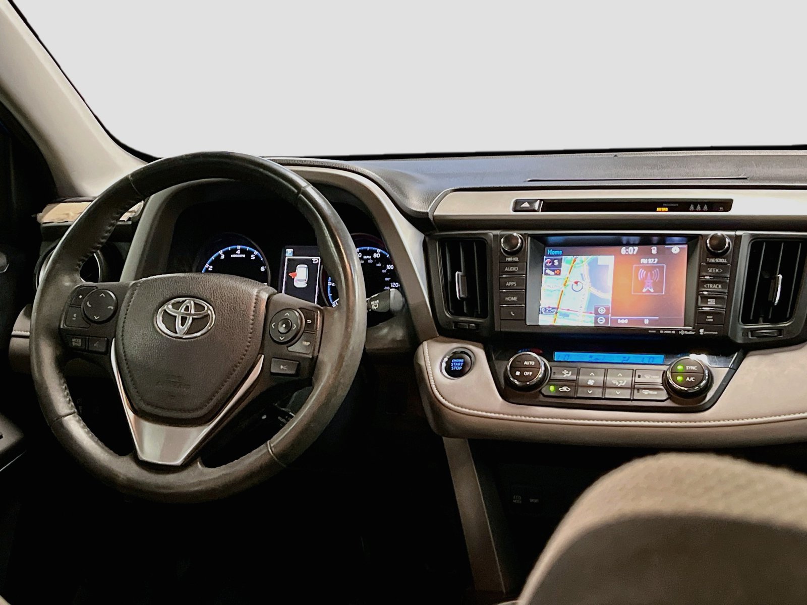 Used 2017 Toyota RAV4 XLE FWD image 23