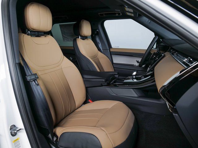 New 2026 Land Rover Range Rover Sport Dynamic SE AWD/4WD image 3