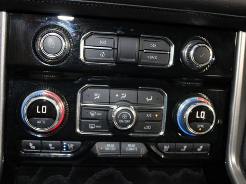 Used 2024 GMC Yukon XL Denali image 51