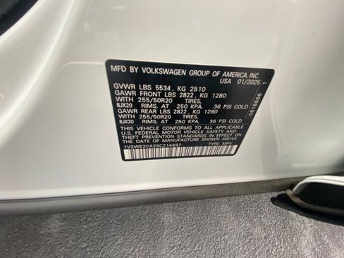 Used 2025 Volkswagen Atlas Cross Sport SE image 5