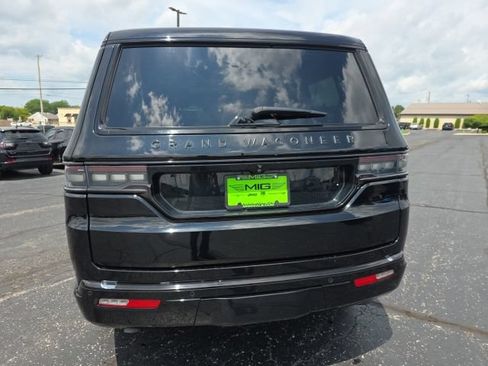 Used 2025 Jeep Grand Wagoneer Series III w/ Rear Seat Video Group 1 AWD/4WD image 5