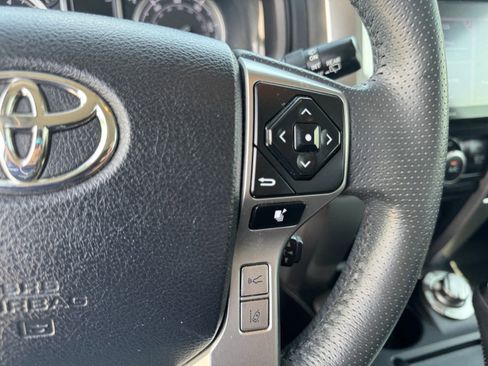 Used 2022 Toyota 4Runner TRD Sport AWD/4WD image 29