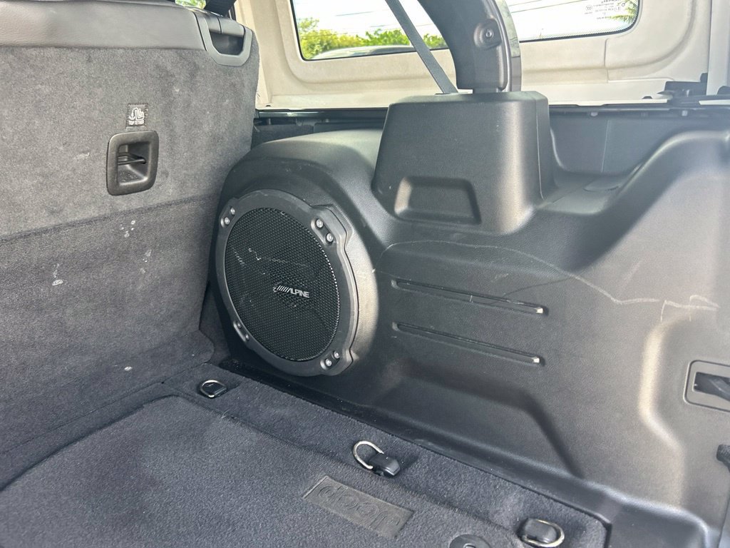 Used 2021 Jeep Wrangler Unlimited Sahara AWD/4WD image 33