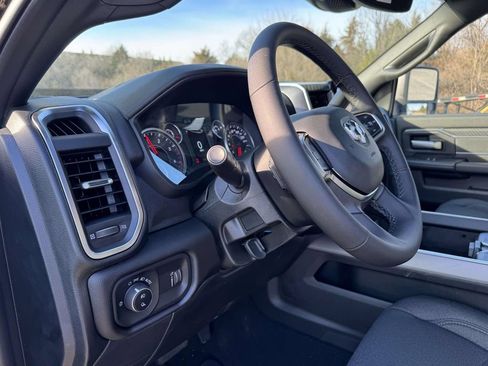New 2026 RAM 2500 Big Horn AWD/4WD image 2