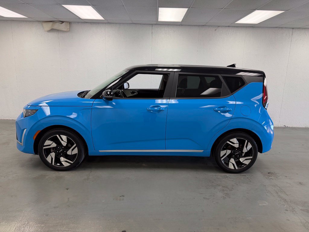 Used 2023 Kia Soul GT-Line FWD image 2
