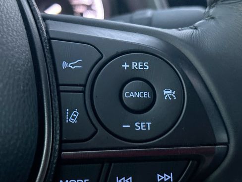 Used 2024 Toyota Camry SE FWD image 18