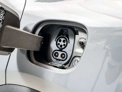 New 2026 Porsche Macan 4 Electric AWD/4WD image 31