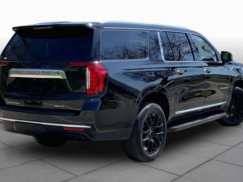 Used 2023 GMC Yukon XL SLT w/ SLT Premium Package AWD/4WD image 12