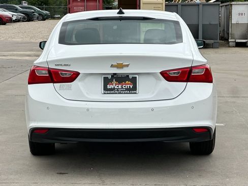 Used 2022 Chevrolet Malibu LS w/ Driver Confidence Package II FWD image 5