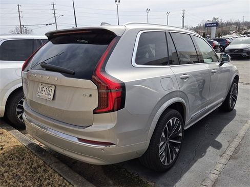 Used 2025 Volvo XC90 B5 Plus image 4