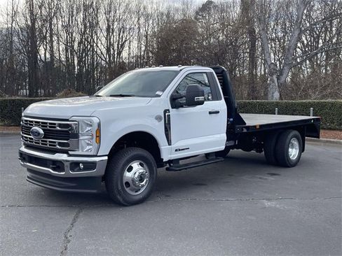 New 2026 Ford F350 XL w/ XL Chrome Package image 3