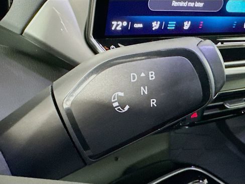 Used 2024 Volkswagen ID.4 Pro S image 17