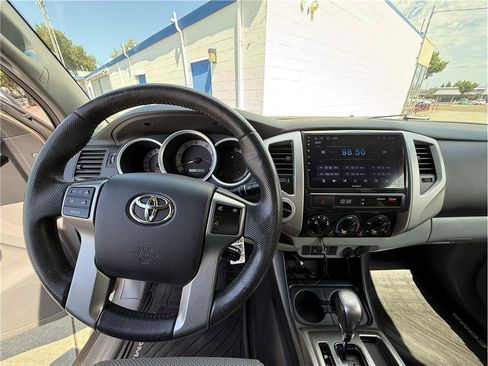 Used 2012 Toyota Tacoma 4x4 Access Cab V6 w/ TRD Off-Road Pkg image 21