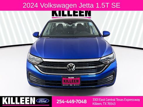 Used 2024 Volkswagen Jetta SE FWD image 2