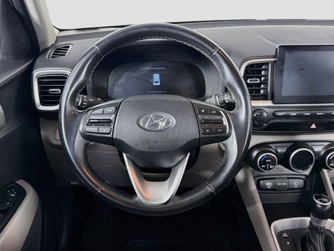 Used 2025 Hyundai Venue SEL FWD image 18