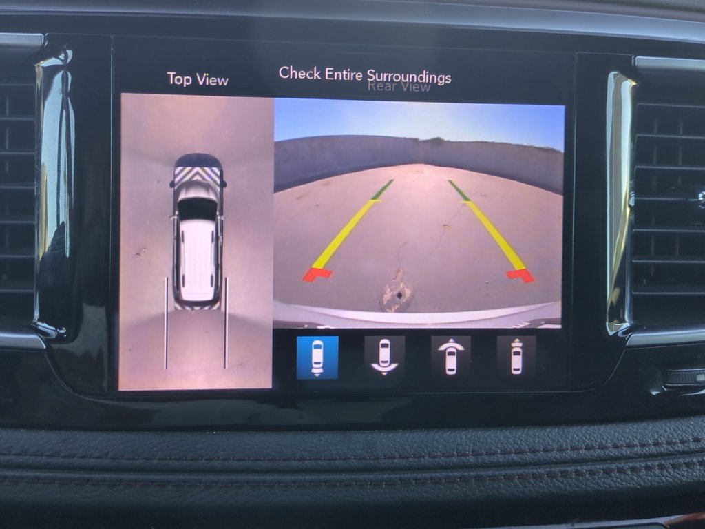 Used 2020 Chrysler Pacifica Limited FWD image 25