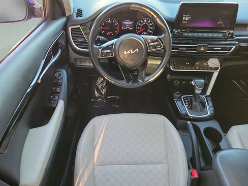 Certified 2023 Kia Seltos EX AWD/4WD image 9