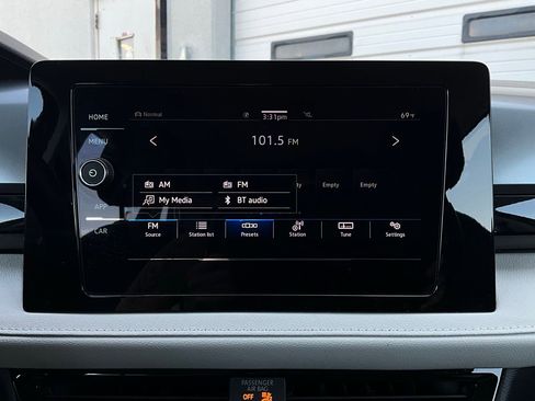 Used 2025 Volkswagen Taos S image 29