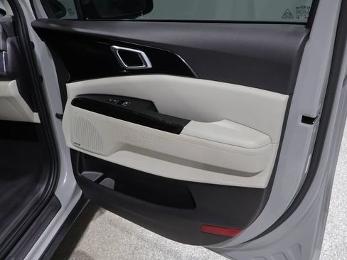 Used 2022 Kia Carnival SX Prestige FWD image 26