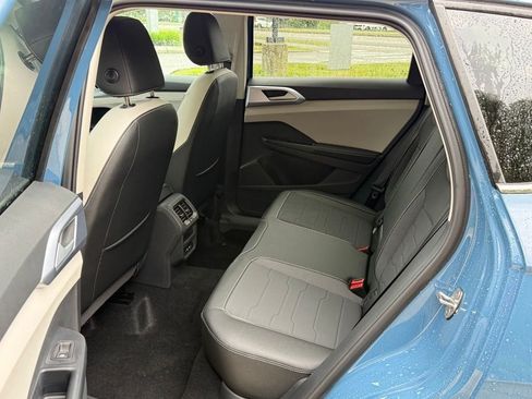 New 2026 Volkswagen Taos SE AWD/4WD image 20