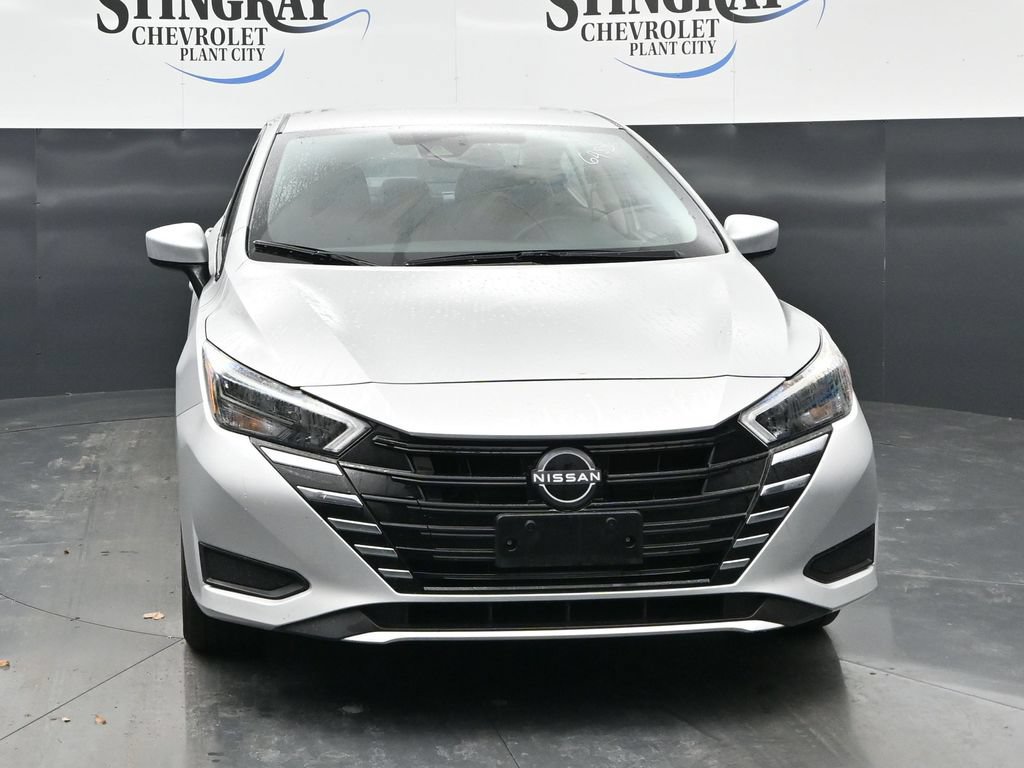 Used 2025 Nissan Versa SV FWD image 2
