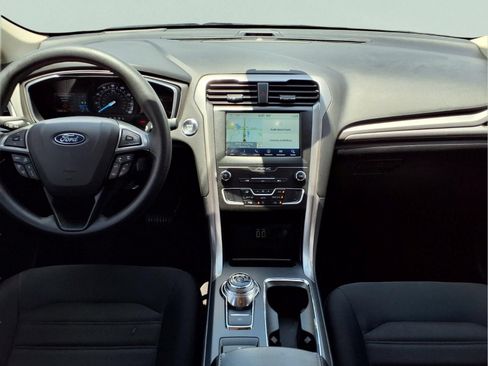 Used 2020 Ford Fusion SE FWD image 13