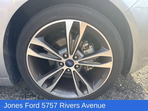 Used 2020 Ford Fusion Titanium image 3