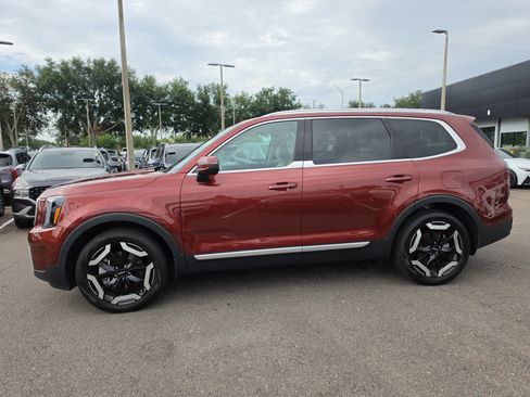 Certified 2024 Kia Telluride EX w/ EX Captain's Chair Package FWD image 4