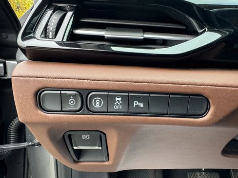 Used 2023 Acura MDX SH-AWD w/Technology Pkg Sport image 19