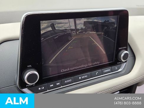 Used 2025 Nissan Rogue SV AWD/4WD image 22