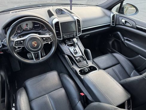 Used 2017 Porsche Cayenne S AWD/4WD image 11
