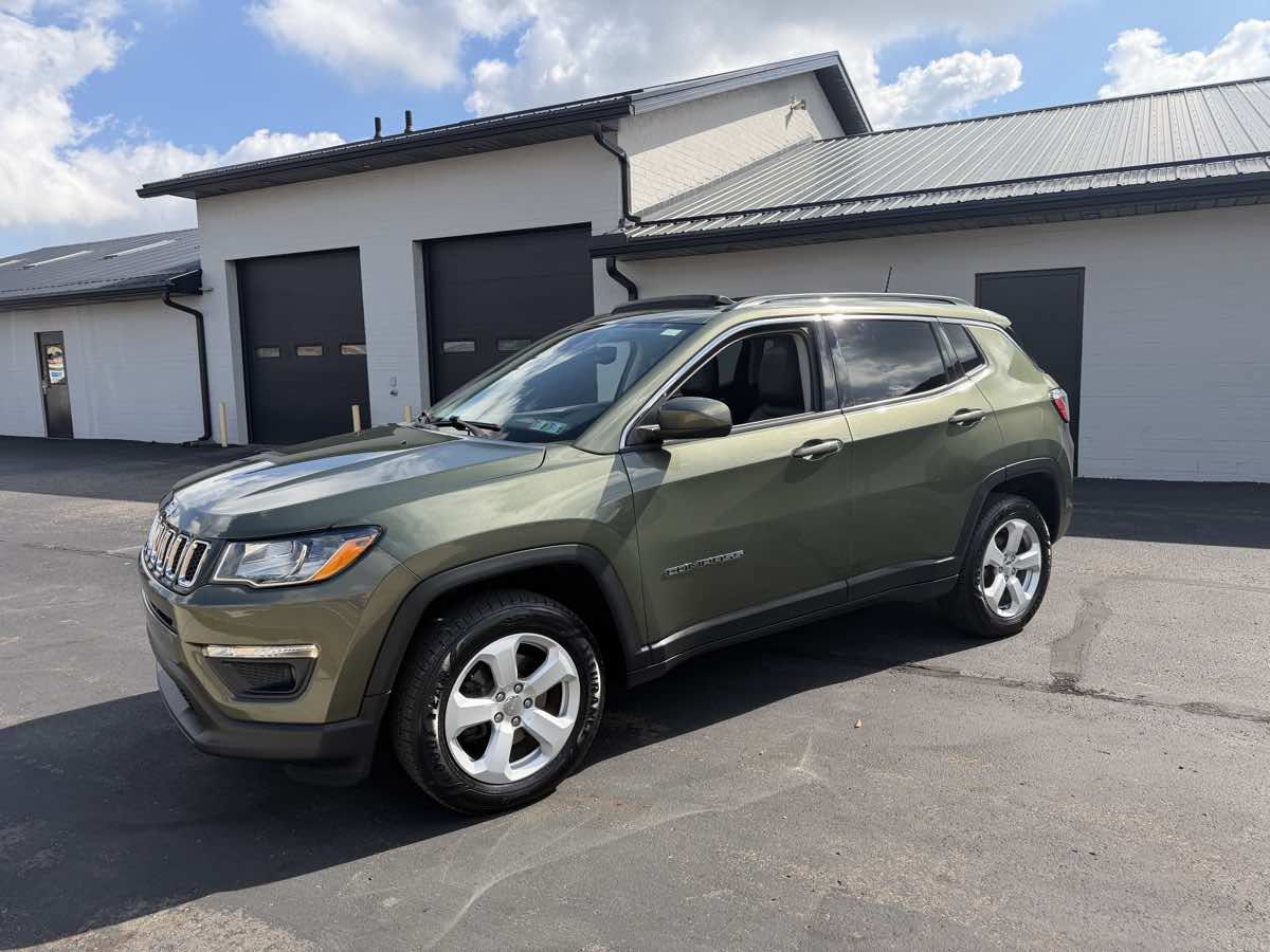 Used 2019 Jeep Compass Latitude AWD/4WD image 2
