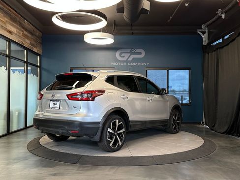 Used 2020 Nissan Rogue Sport SL w/ Premium Package FWD image 3