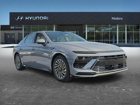 New 2026 Hyundai Sonata Limited FWD image 2