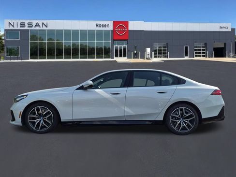 Used 2024 BMW i5 eDrive40i w/ M Sport Package RWD image 6
