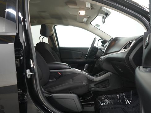 Used 2014 Dodge Journey SXT image 11