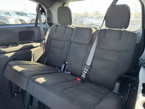 Used 2020 Dodge Grand Caravan SE image 5