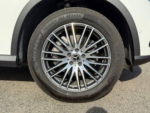 Certified 2025 Mercedes-Benz GLC 300 image 6