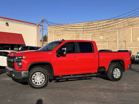 Used 2023 Chevrolet Silverado 2500 LT w/ Convenience Package image 17