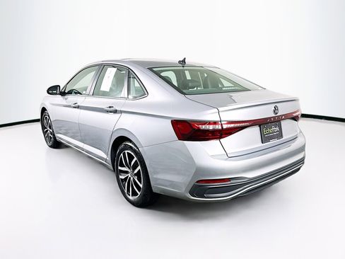 Used 2025 Volkswagen Jetta SE image 5