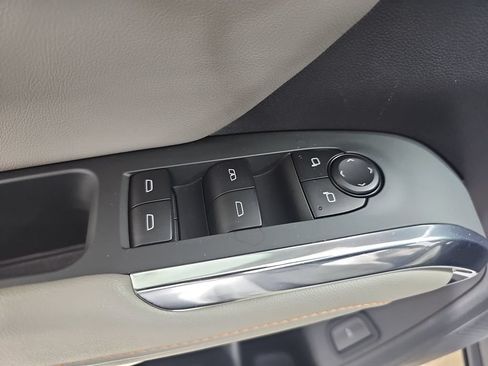 Used 2025 Chevrolet Traverse LT AWD/4WD image 35
