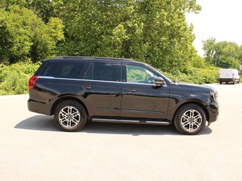 Used 2025 Ford Expedition Active AWD/4WD image 6
