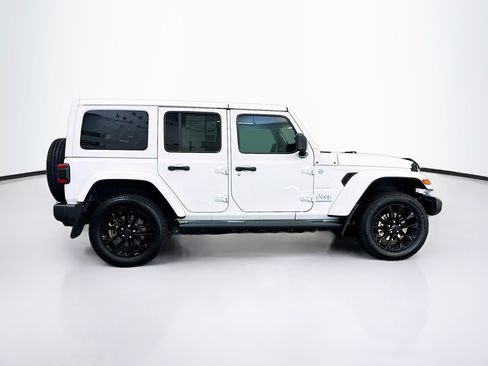 Used 2024 Jeep Wrangler Unlimited Sahara w/ Technology Group AWD/4WD image 10