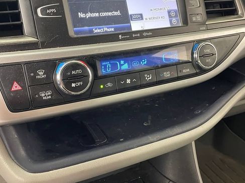 Used 2016 Toyota Highlander XLE AWD/4WD image 8